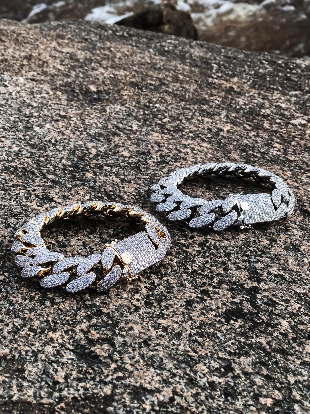 20mm Solid Big Gold Cuban Chain Iced out Zircon Buckle Bracelet for Men -  China Jewelry and Ice out Jewelry price | Made-in-China.com